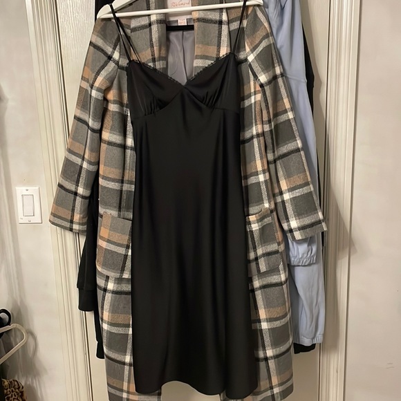 Sundays best slip dress - Picture 1 of 4